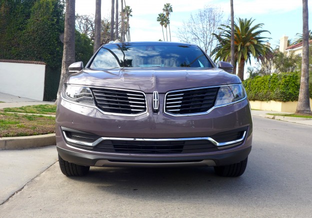 A front view of the 2016 Lincoln MKX Black Label AWD