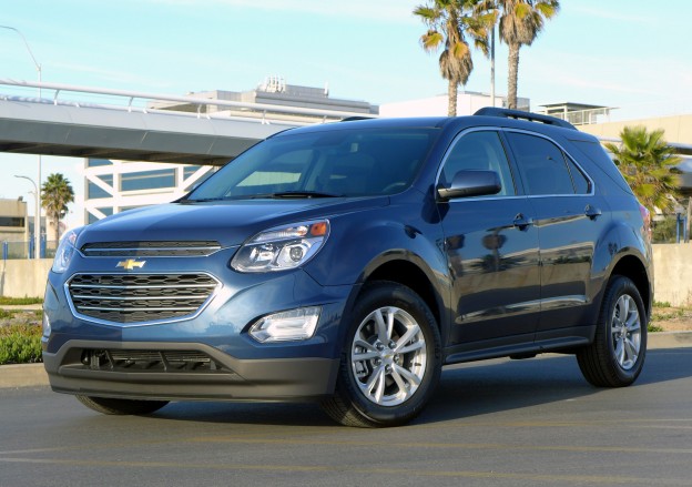 A three-quarter front view of the 2016 Chevrolet Equinox FWD LT