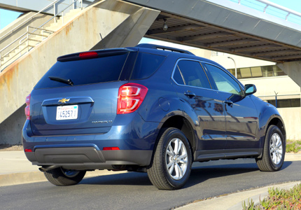 A three-quarter rear view of the 2016 Chevrolet Equinox FWD LT