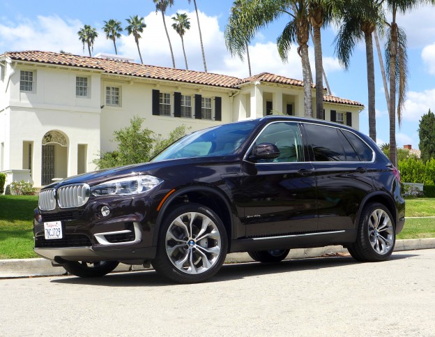 A three-quarter front view of a 2016 BMW X5 xDrive40e