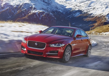 A three-quarter front view of the 2017 Jaguar XE